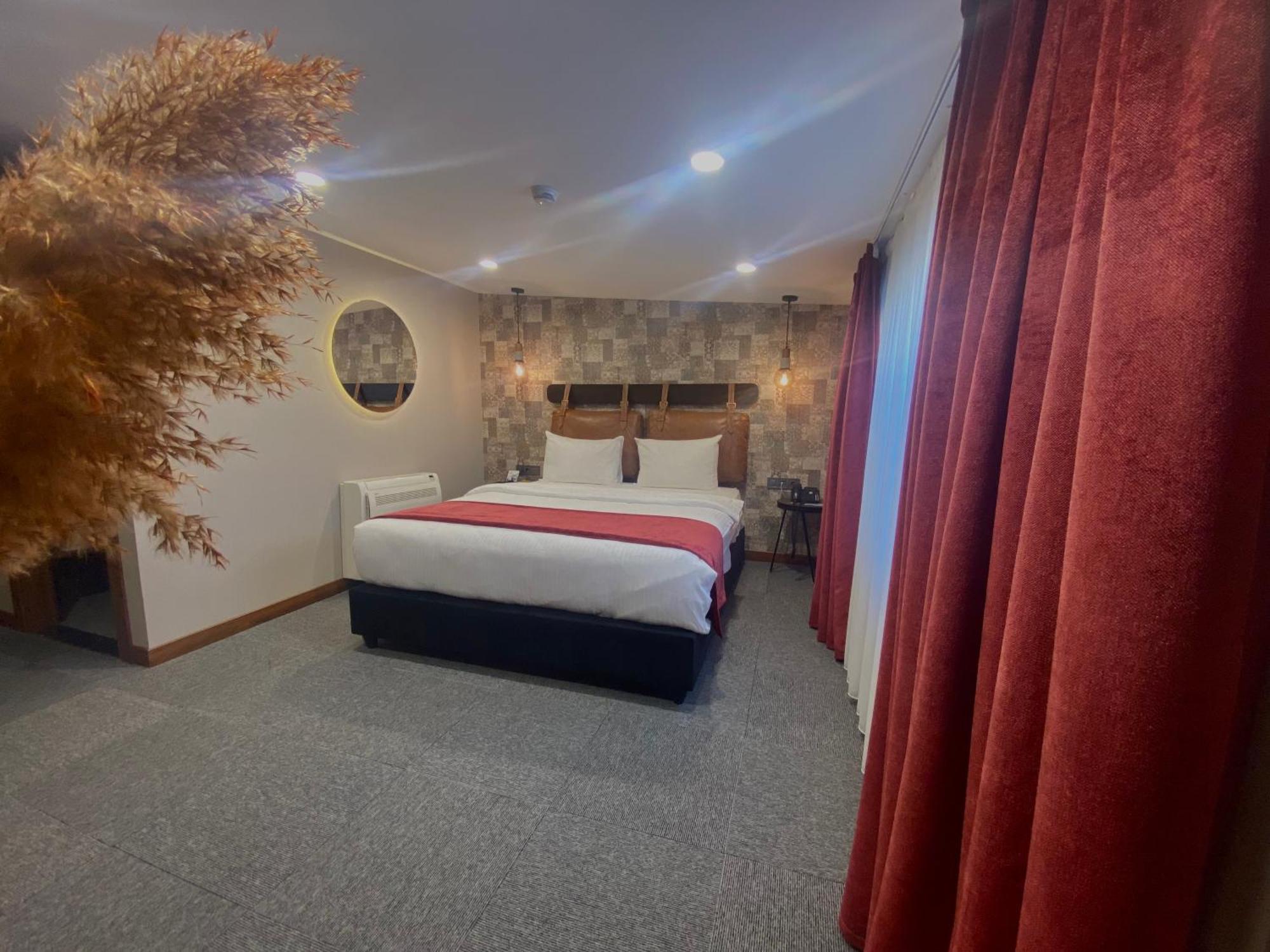 Boutique Hotel Alegria Тбилиси Екстериор снимка